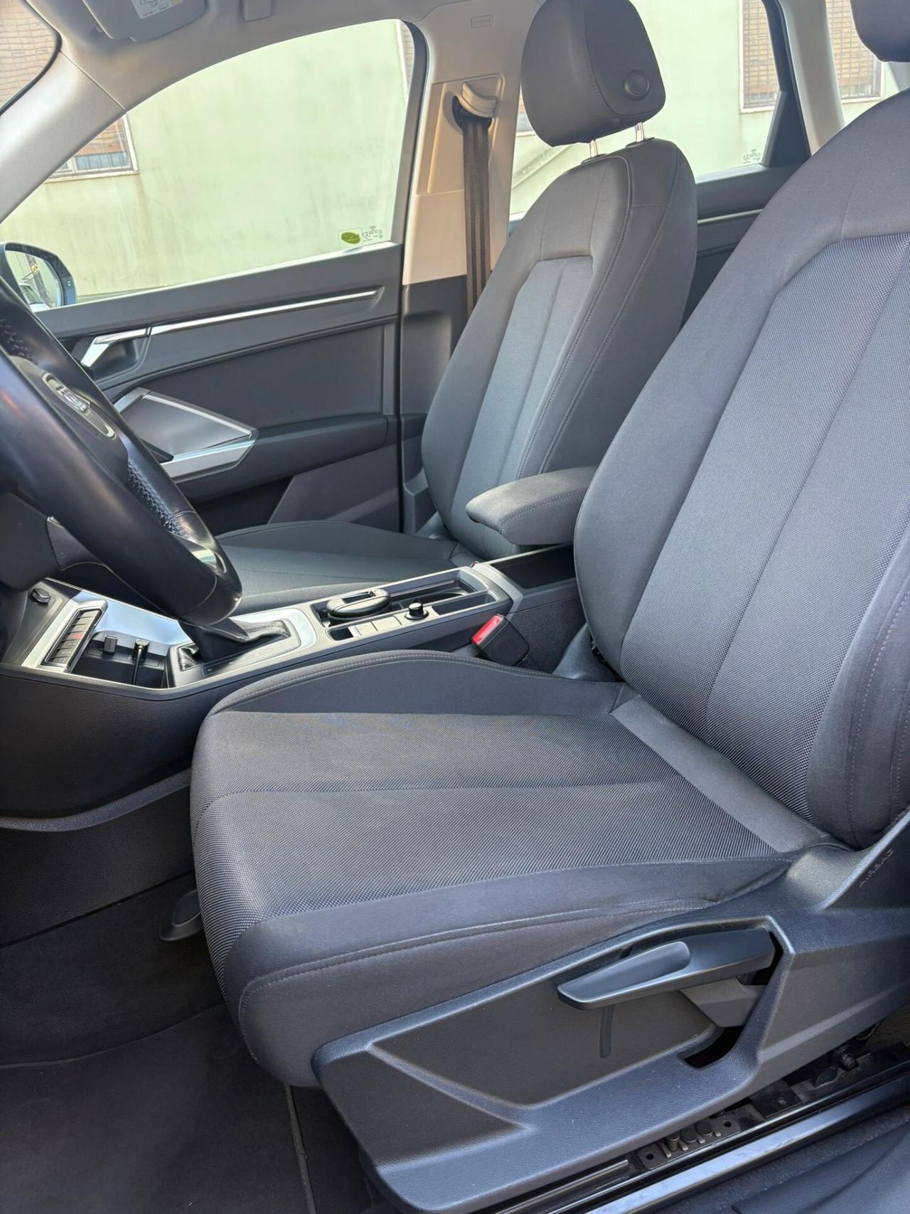 Audi Q3 35 TDI S tronic Business