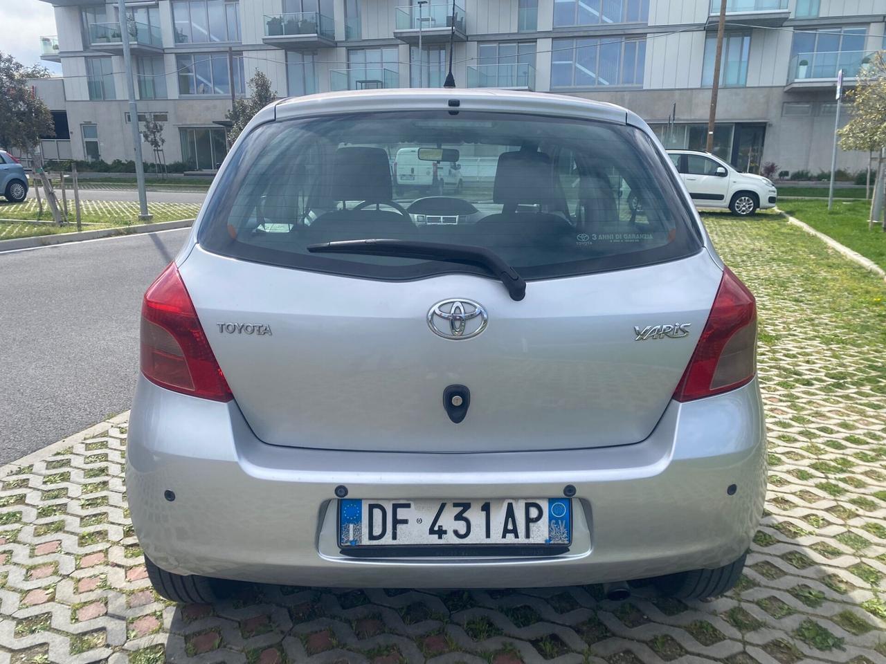 Toyota Yaris 1.0 5 porte Sol