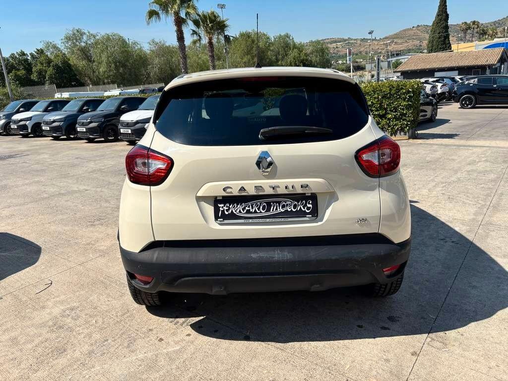 Renault Captur 1.5 dCi 8V 90 CV Start&Stop 2014 / KM 250.000 Tua a solo 49 Euro al mese