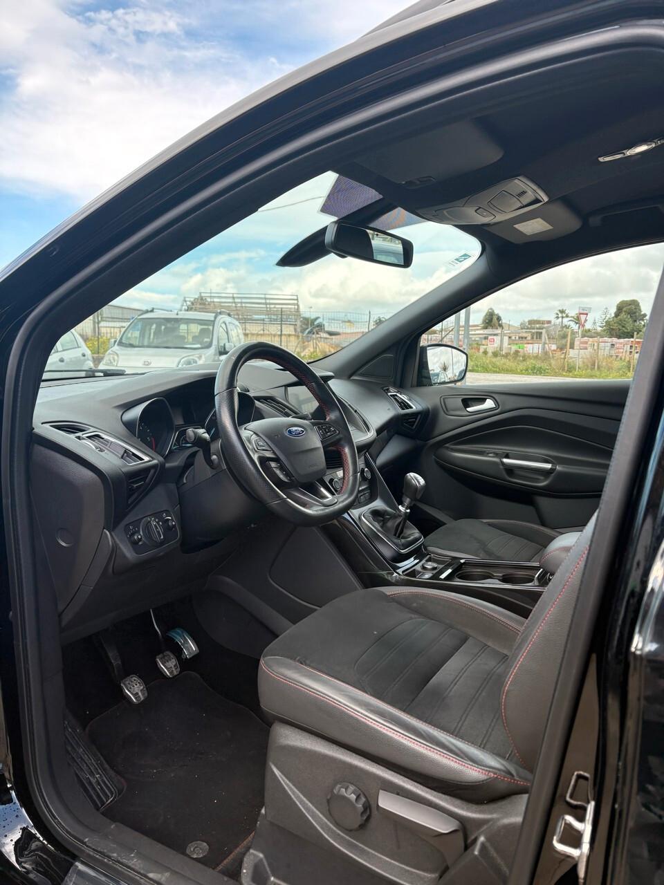 Ford Kuga 2.0 TDCI 120 CV S&S 2WD ST-Line