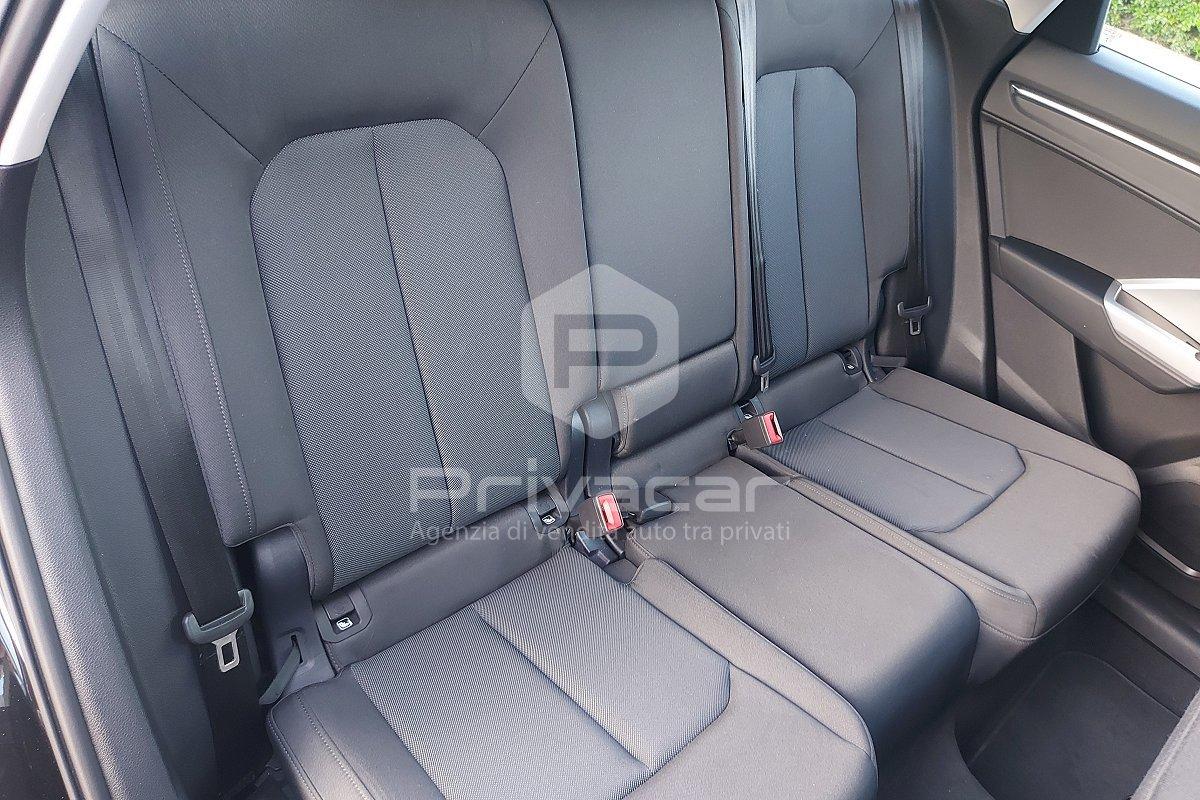AUDI Q3 35 TDI S tronic Business Advanced