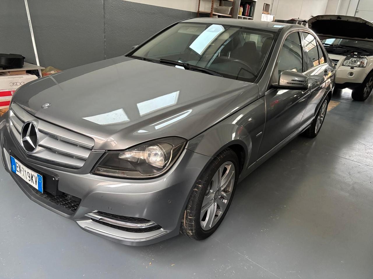 Mercedes-benz C 220 200 CDI BlueEFFICIENCY Avantgarde
