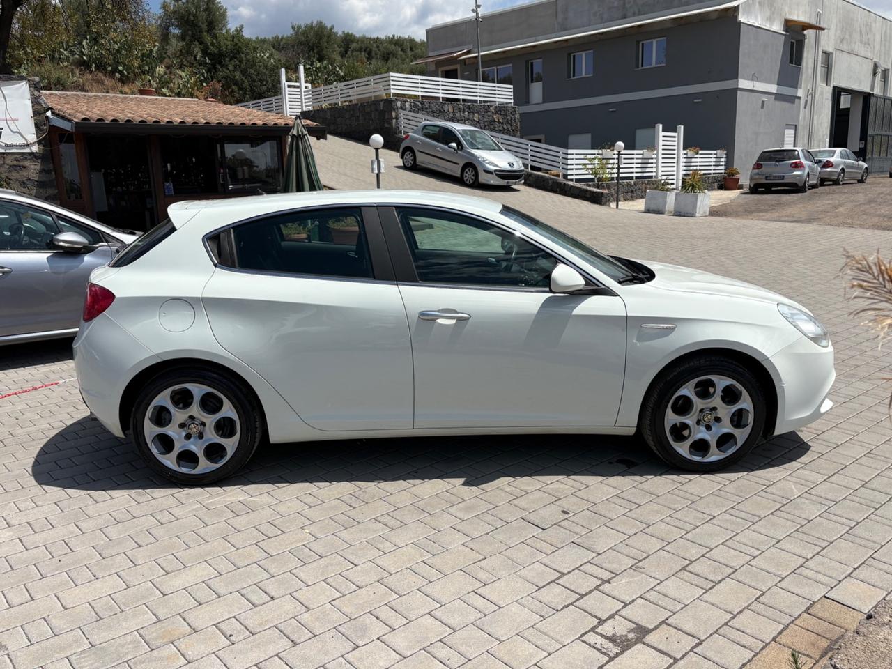 Alfa Romeo Giulietta 2.0 JTDm-2 140 CV Distinctive