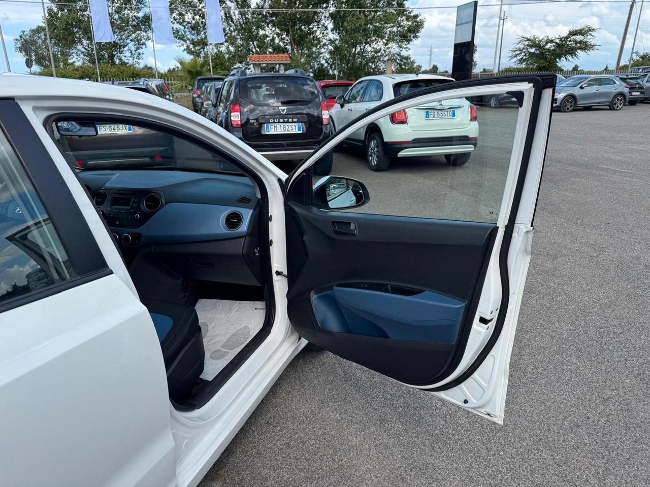 Hyundai i10 1.0 MPI BENZ 65CV 5P NEOPATENT 2014