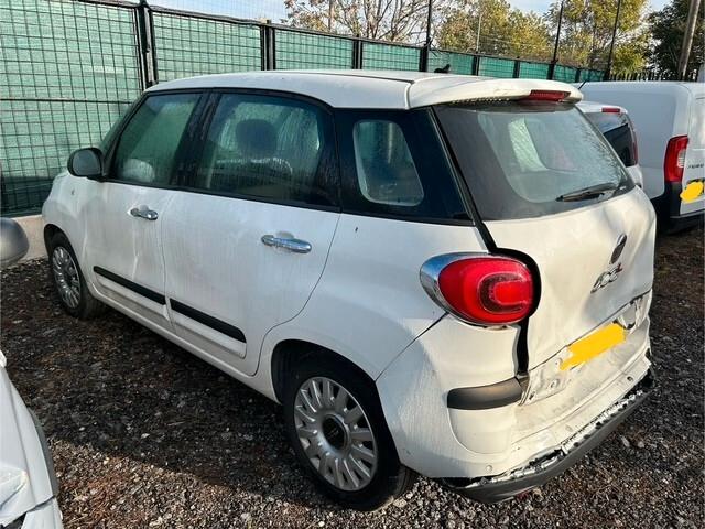 Fiat 500L Pro 1.6 MJT 120CV Urban 4 posti (N1) incidentata sinistrata