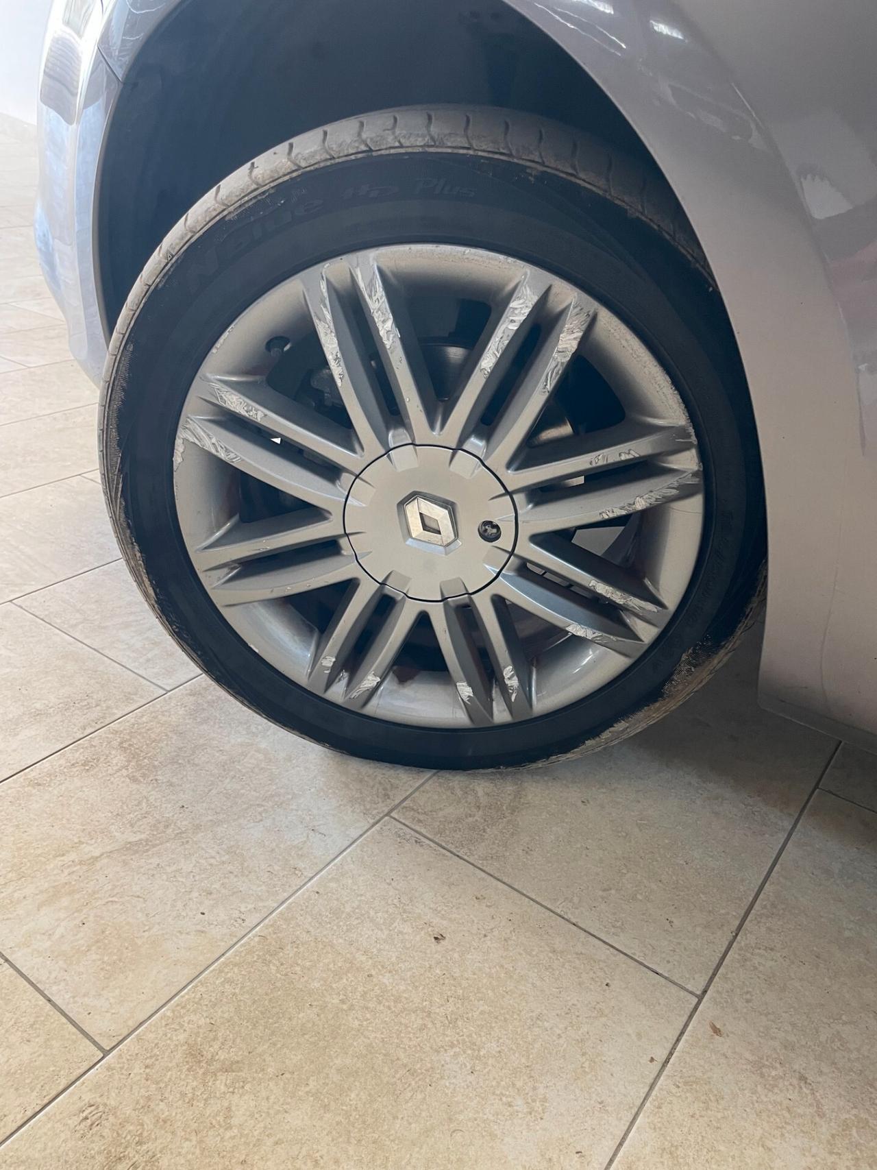 Renault Clio 1.2 5P Live! FULL OPTIONAL TAGLIANDATA NEOPATENTATI