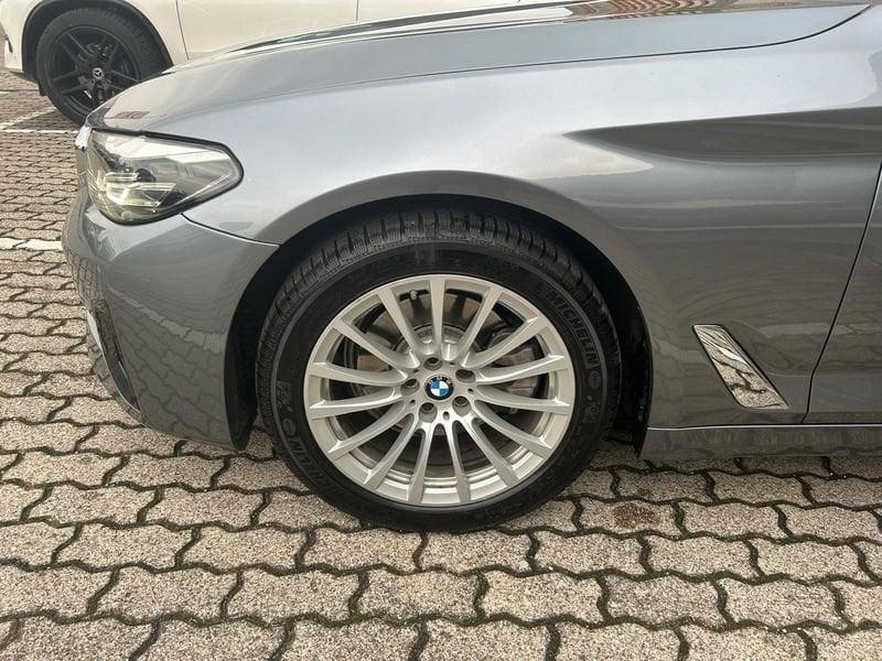 BMW Serie 5 520d Touring mhev 48V xdrive Business auto
