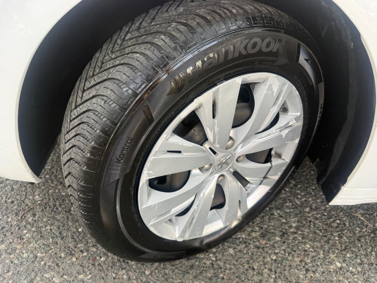Peugeot 208 PureTech 82 5 porte Allure