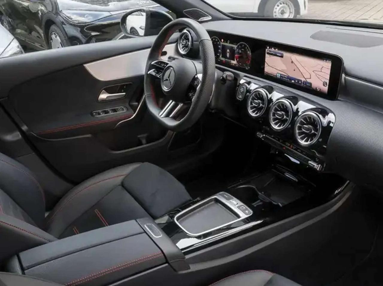 Mercedes-Benz A 250 A 250 Premium AMG 4matic auto/Burmester/Night/19"
