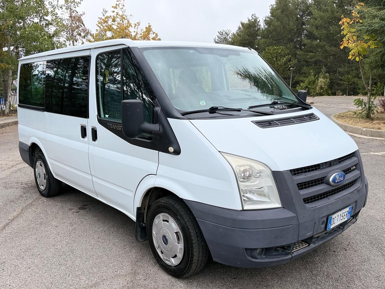 Ford Transit 9 posti