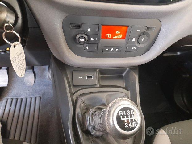 Fiat Doblò 1.4 T-Jet 16V Lounge 7 posti