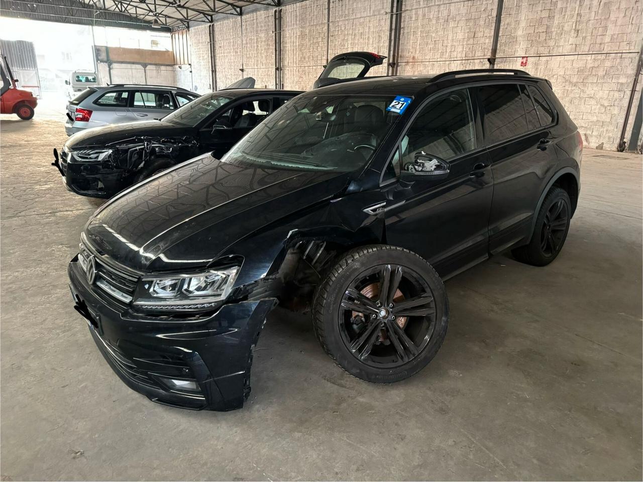 Volkswagen Tiguan 2.0 tdi R-Line 150cv dsg INCIDENTATA