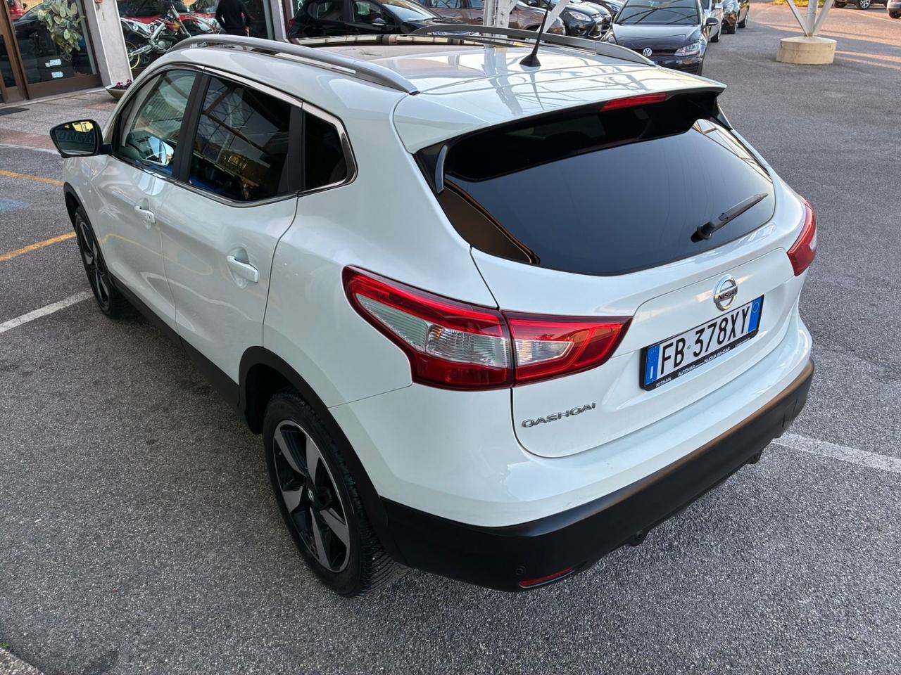 Nissan Qashqai 1.2 DIG-T Tekna 2016 da vetrina