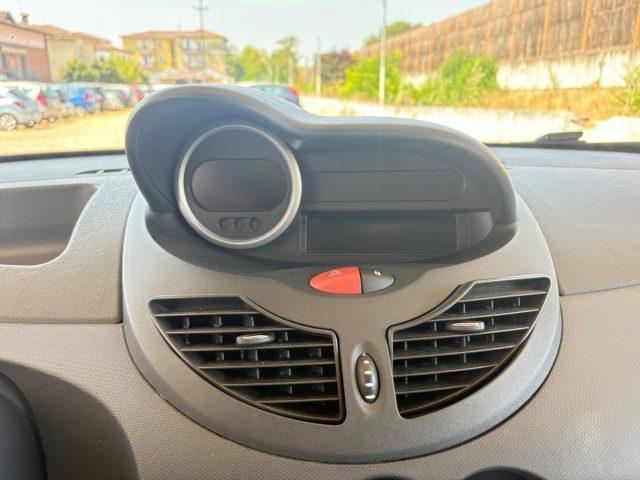 RENAULT Twingo 1.2 16V Live OK NEOPATENTATI UNICO PROPRIETARIO