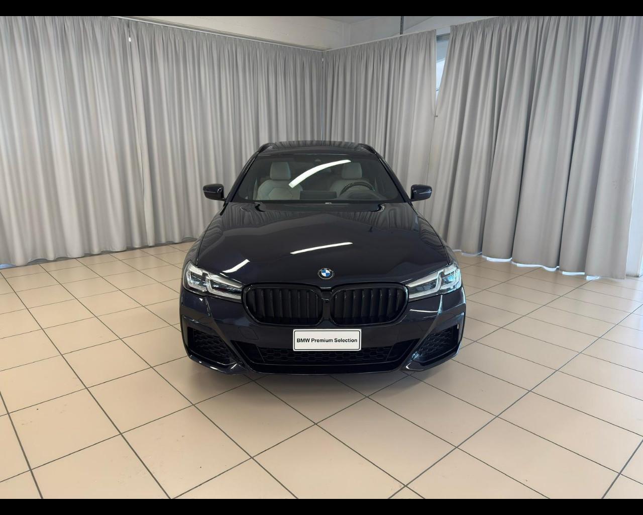 BMW Serie 5(G30/31/F90) - 520d 48V xDrive Touring Msport