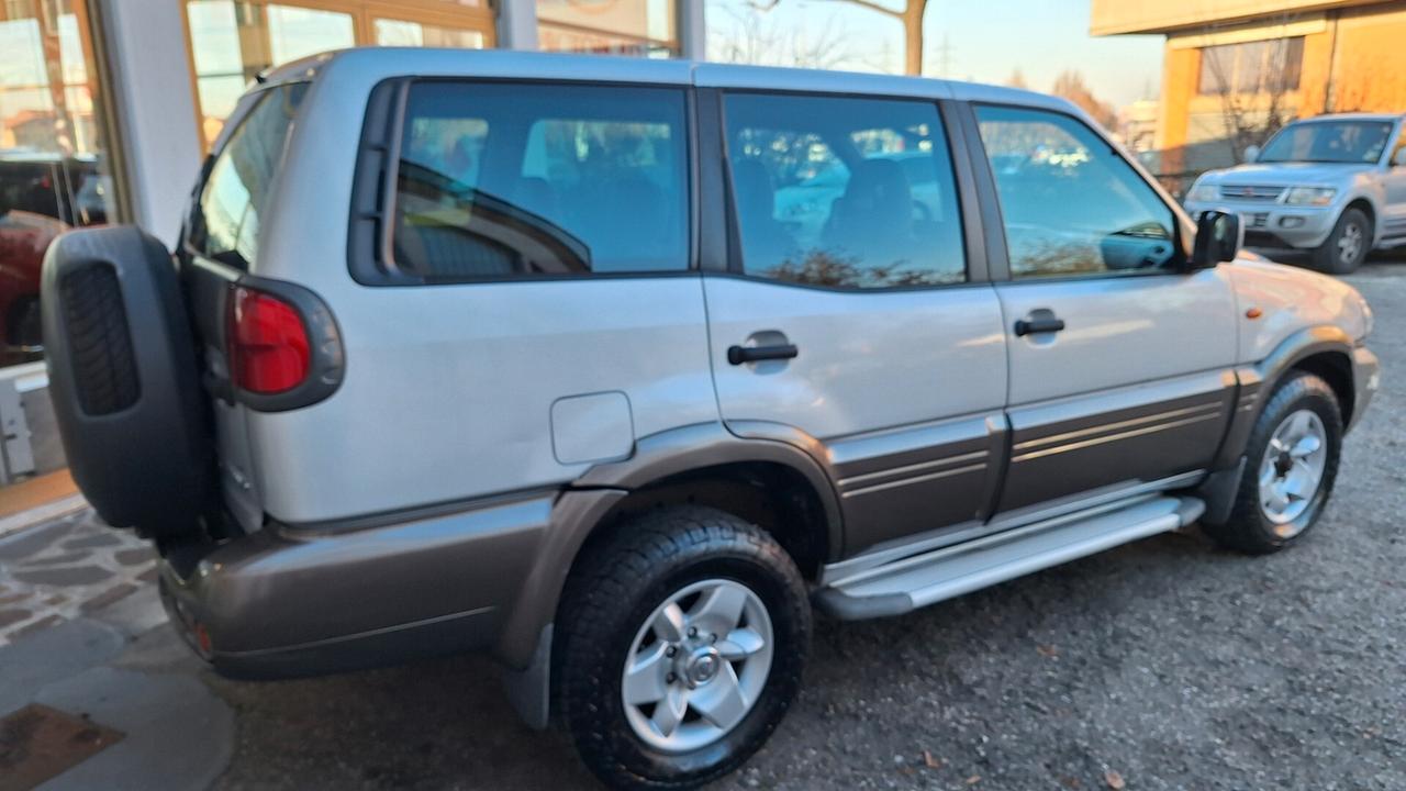 Nissan Terrano II 2.7 Tdi 5p. Luxury Autocarro