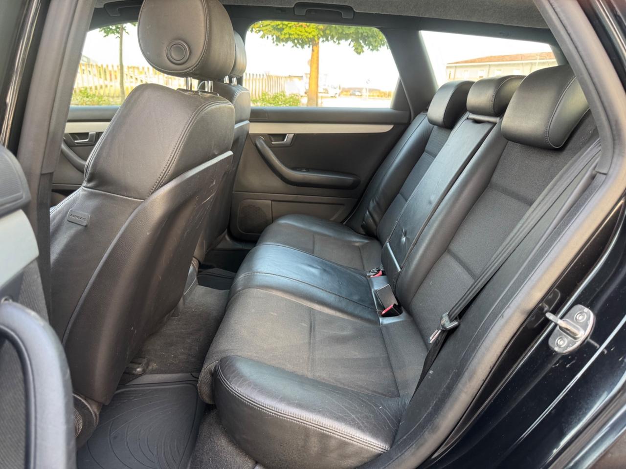 Audi A4 2.0 16V TDI Avant S-Line