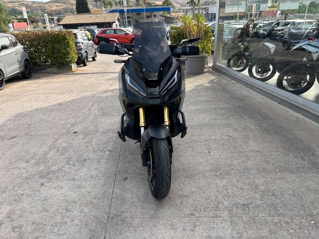 Honda X-ADV 750 2023 / Km 12.000 Tua a solo 104 Euro al mese