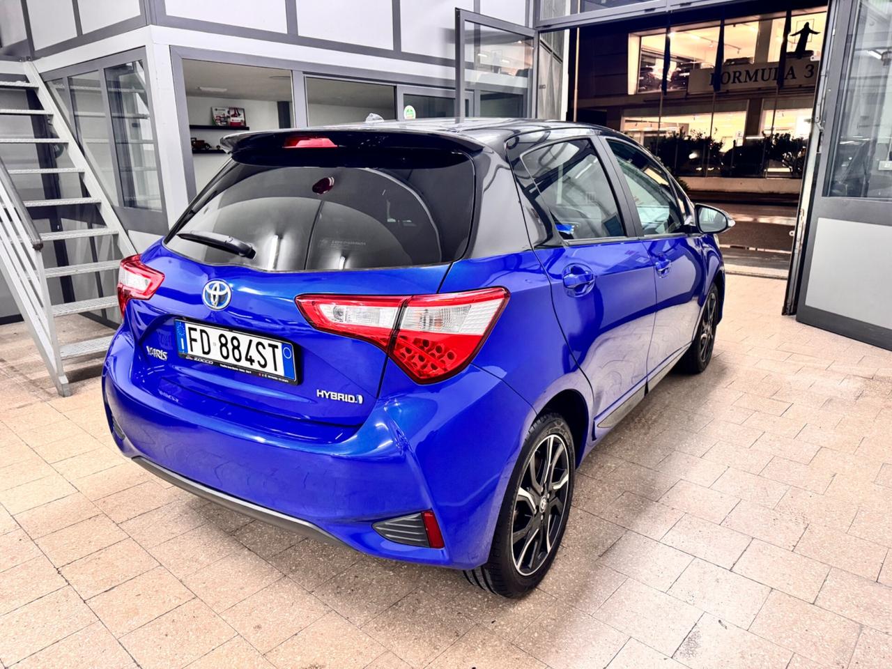 Toyota Yaris 1.5 Hybrid 73 Cv 5P. 22.000 KM - 2017