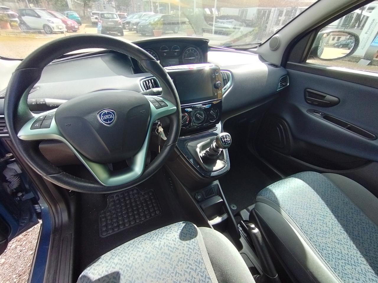 Lancia Ypsilon 1.0 FireFly 5 porte S&S Hybrid Gold