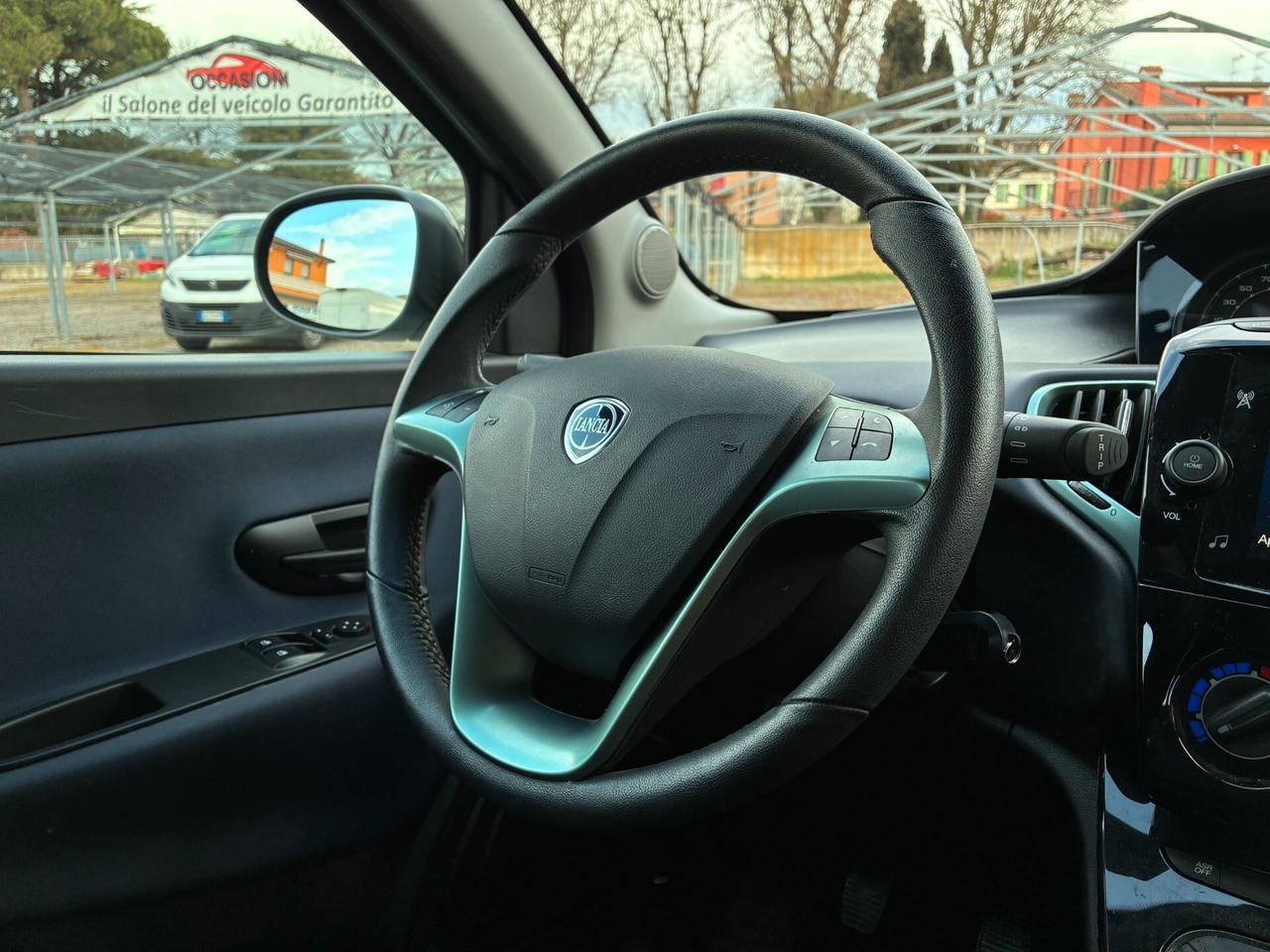Lancia Ypsilon 1.0 FireFly Hybrid PLATINO