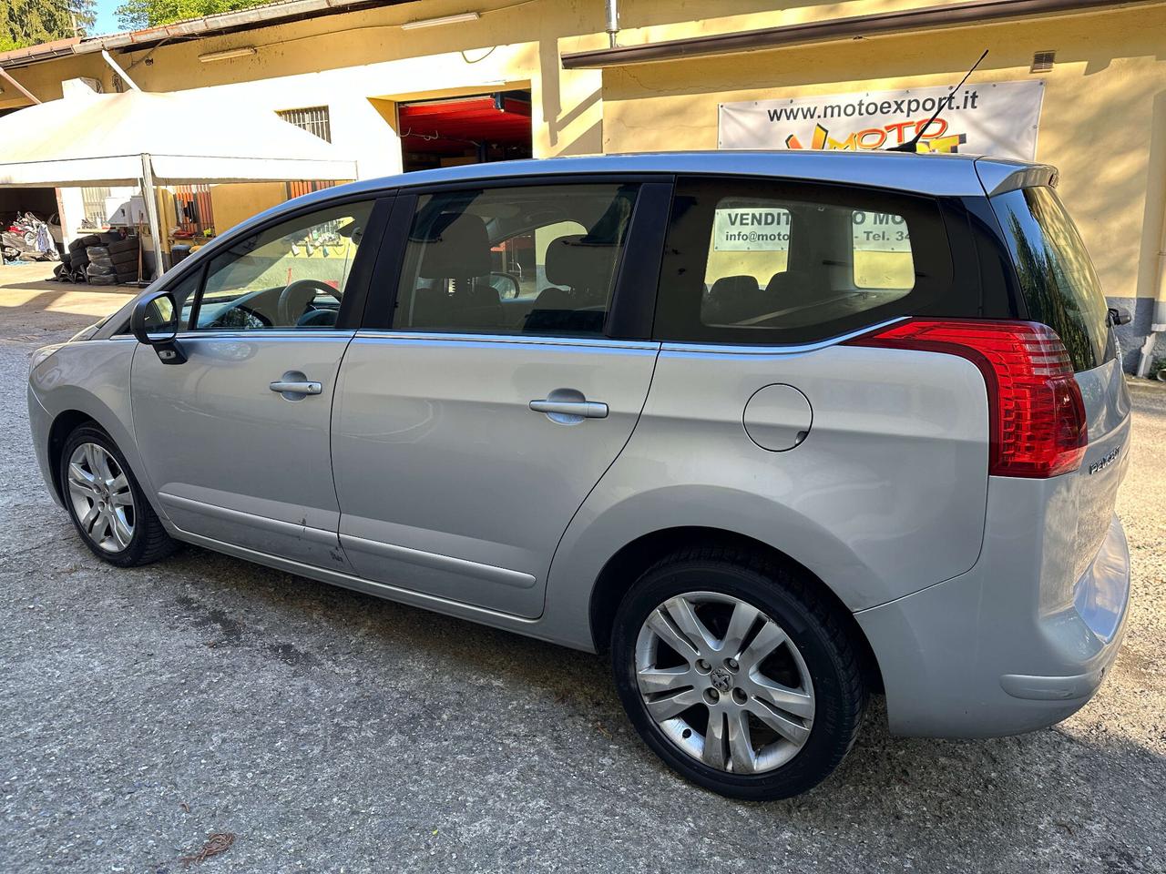 Peugeot 5008 1.6 HDi 112CV Féline