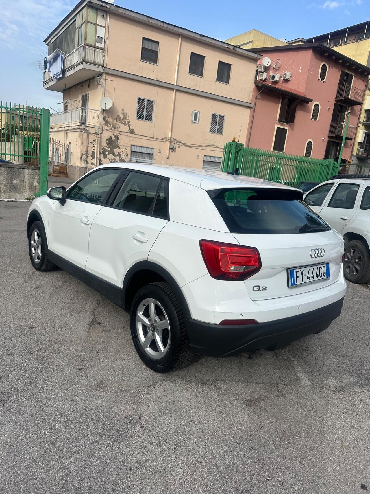 Audi Q2 30 TDI S tronic Identity Black