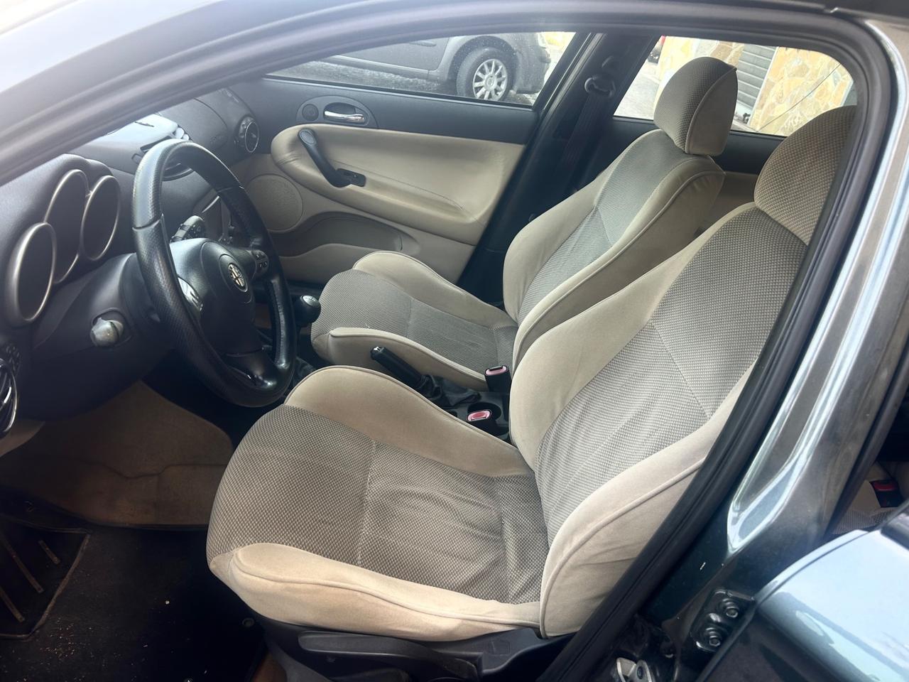 Alfa Romeo 147 1.9 JTD (115 CV) cat 5p. Distinctive