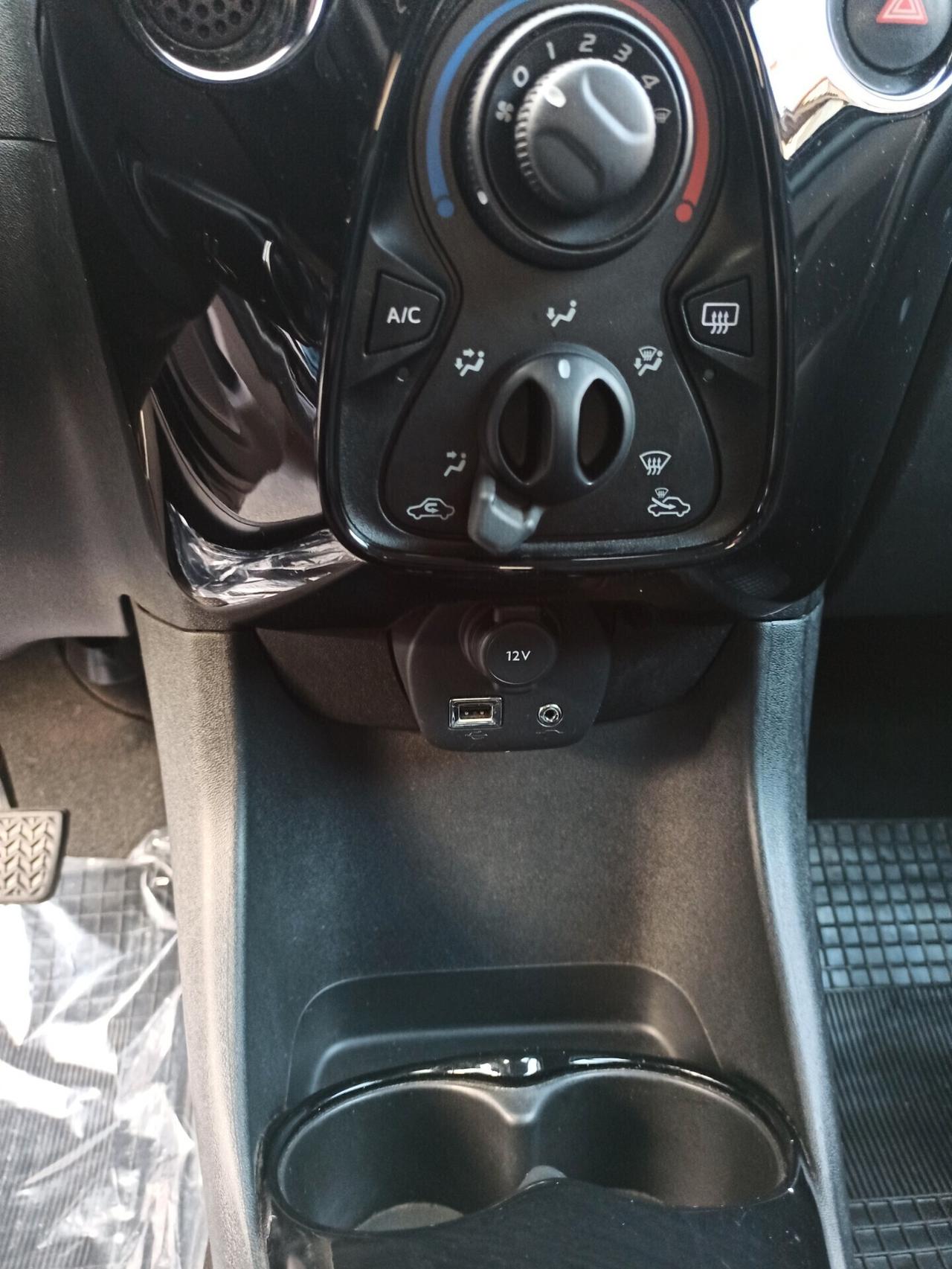 Citroen C1 Airscape VTi 68 ETG 5 porte Shine Automatica