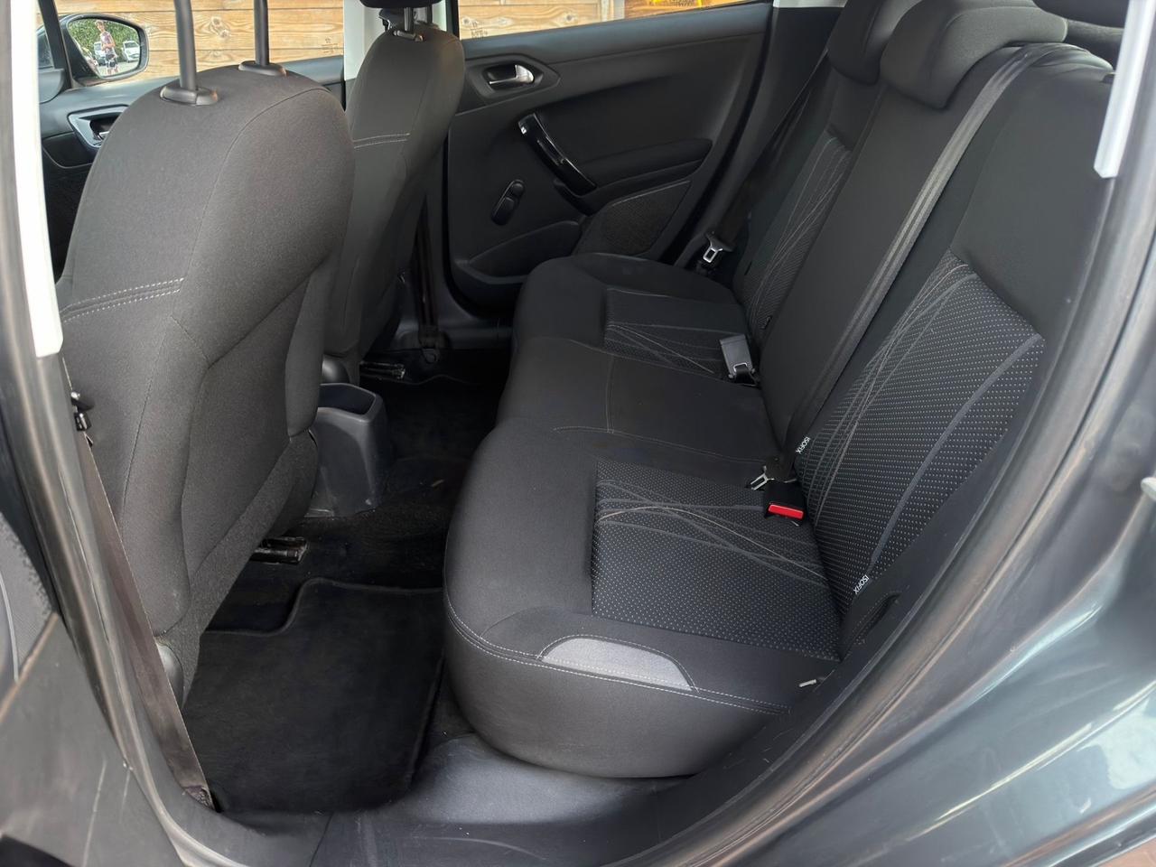 Peugeot 208 1.4 HDi 68 CV 5 porte Access