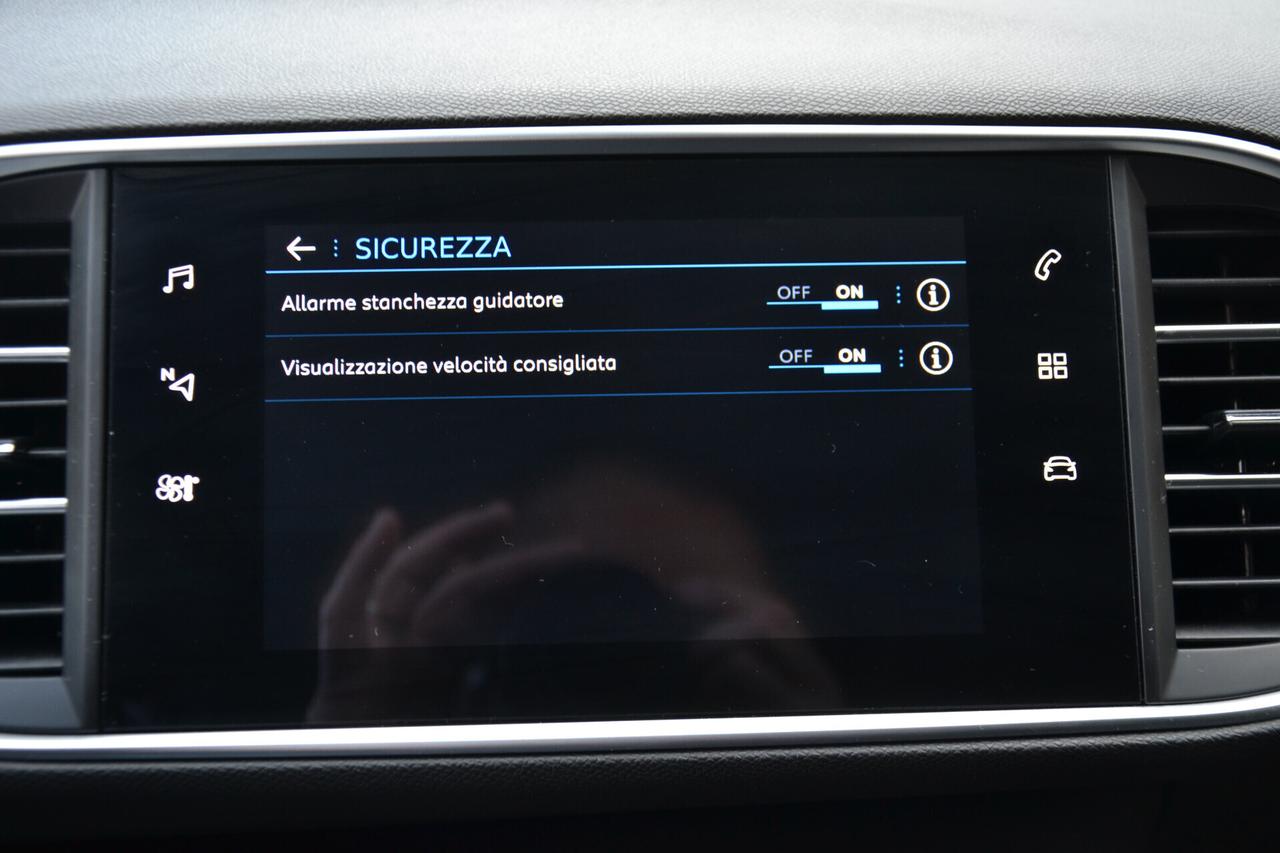 Peugeot 308 1.5 HDI 130CV AUTOM.+LED+NAVI+PDC+CRUISE+PRIVACY+