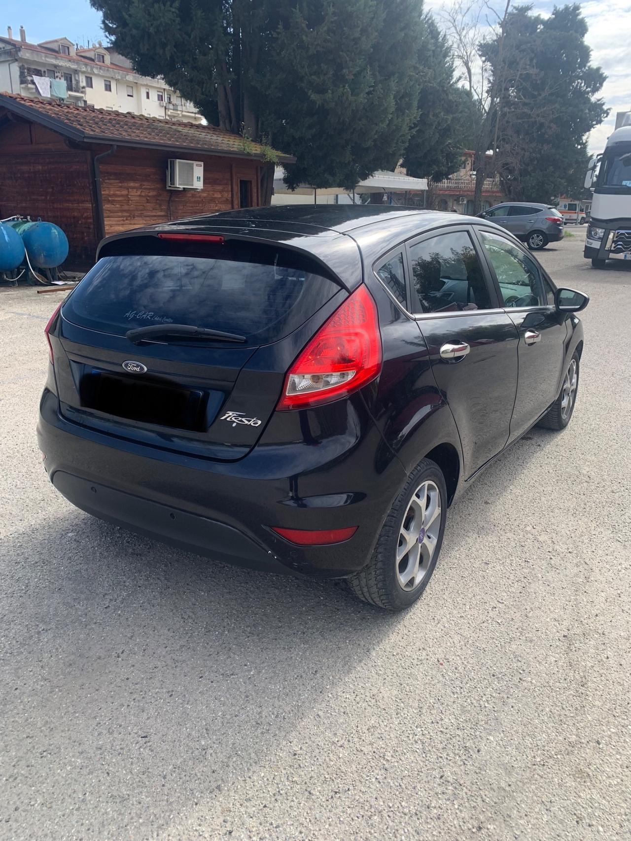 Ford Fiesta 1.4 5 porte Bz.- GPL Titanium