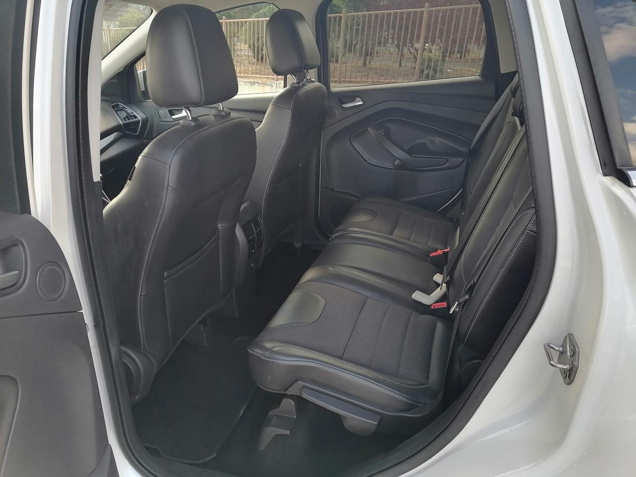 Ford Kuga 2.0 TDCI 150 CV 4X4 TITANIUM *116.000 km* 2015