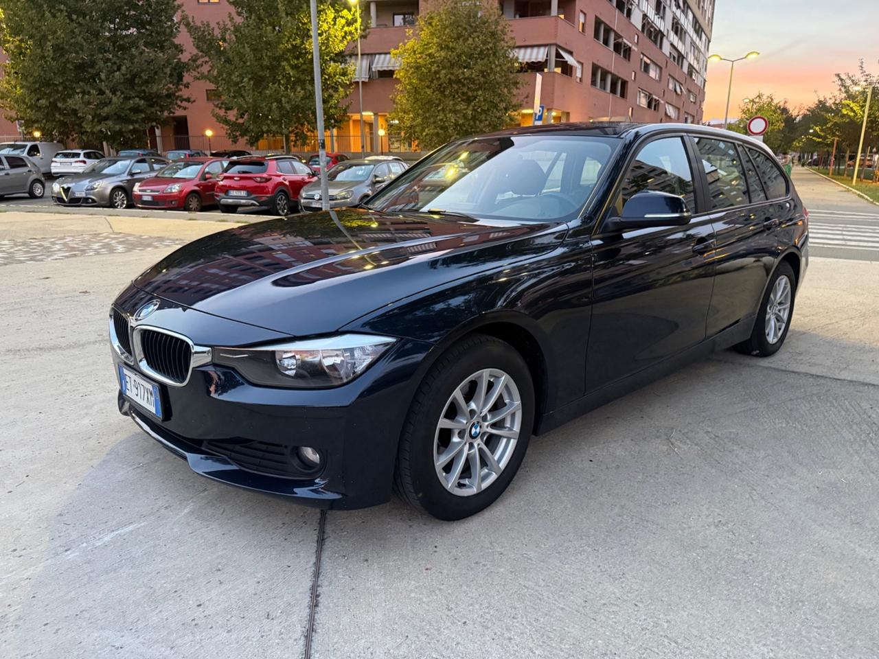 Bmw 318 318d Touring Luxury 2014