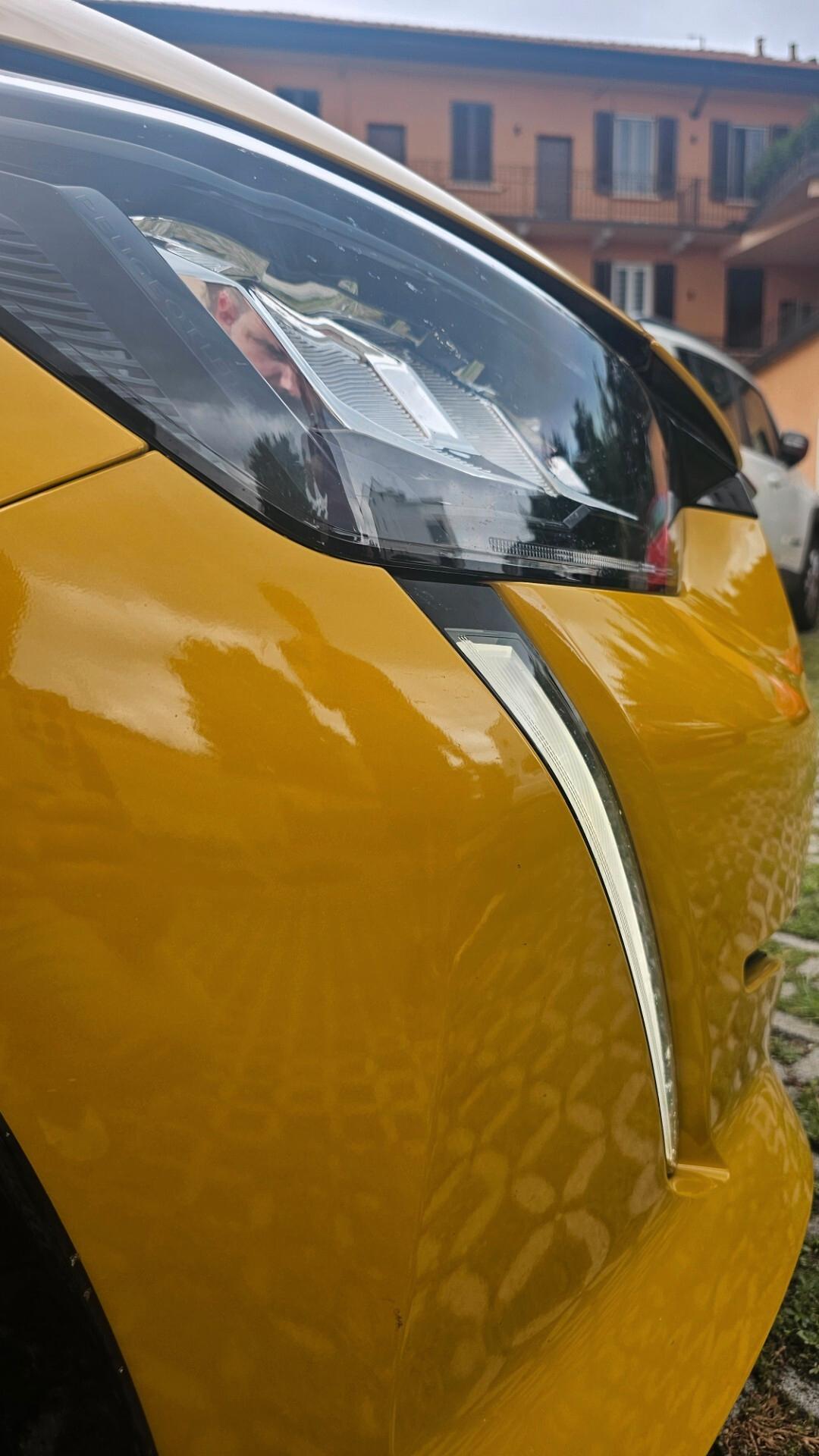 Peugeot 208 motore elettrico 136 CV 5 porte Active