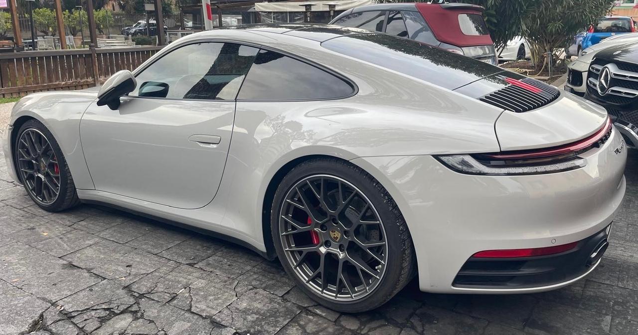 Porsche 911 (992) Carrera 4S
