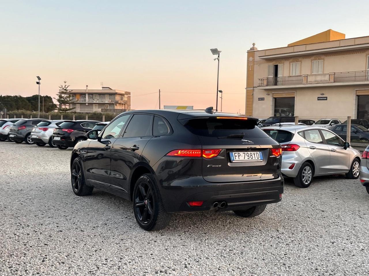 Jaguar F-Pace 2.0 D 180 CV aut. R-Sport