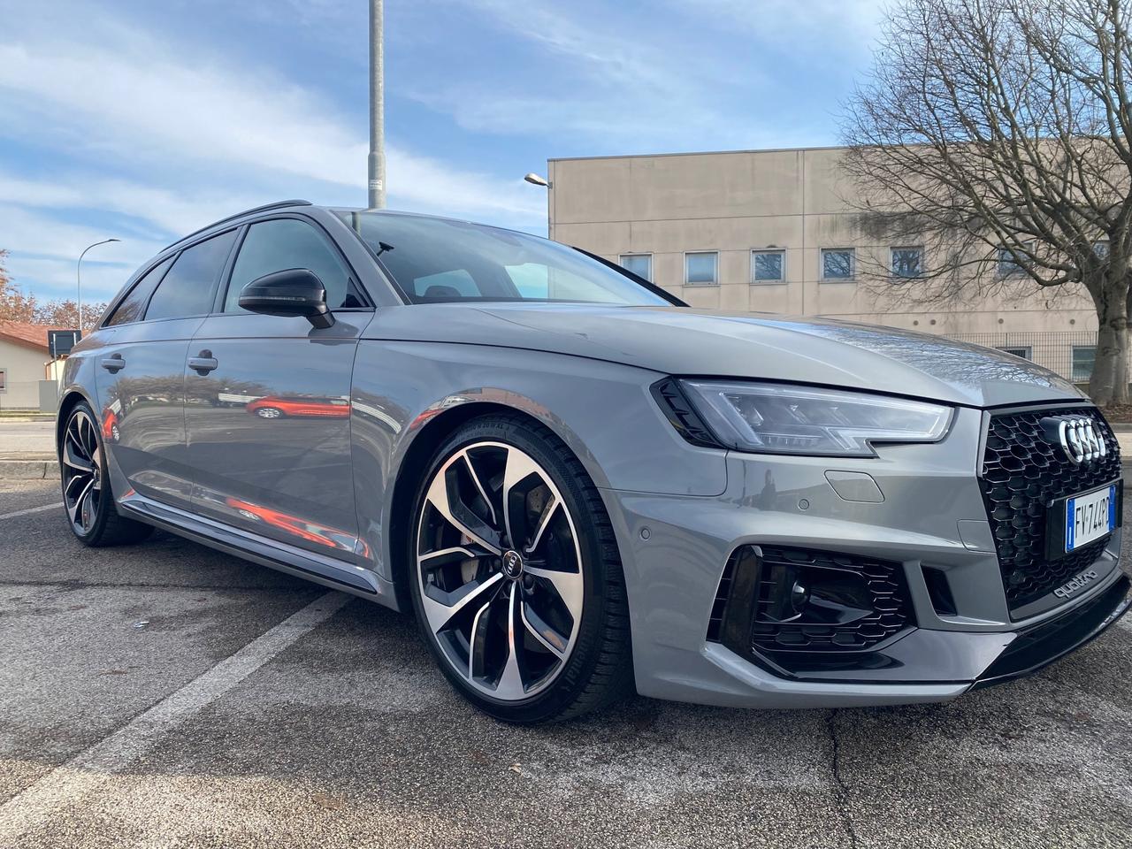 Audi A4 RS 4 Avant 2.9 TFSI quattro tiptronic