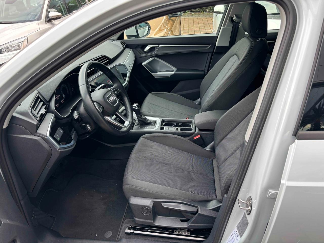 Audi Q3 35 TDI quattro S tronic Business