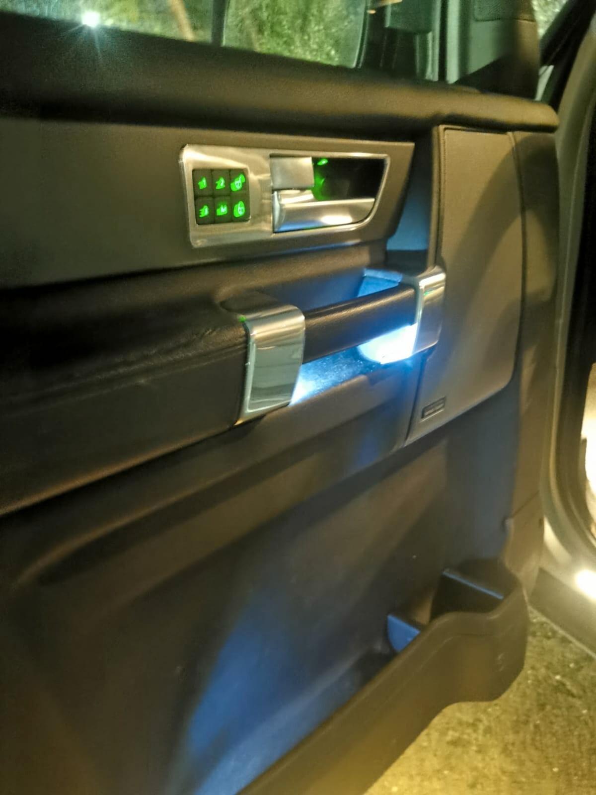 Land Rover Discovery 4 3.0 SDV6 245CV HSE