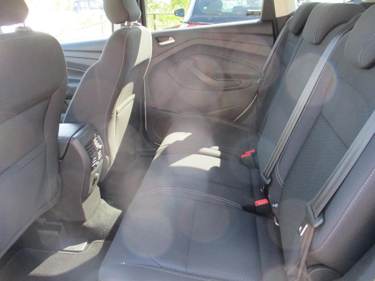 Ford Kuga 1.5 tdci Business s&s 2wd 120cv powershift