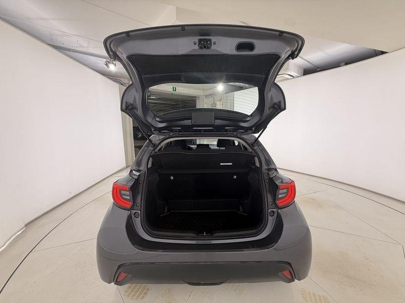 Toyota Yaris Hybrid Active MY22