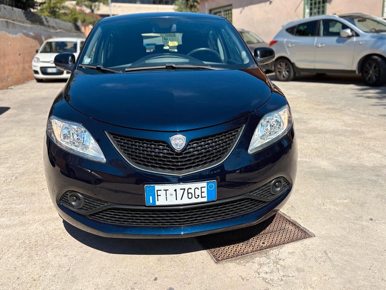 Lancia Ypsilon 1.2 69 CV neopatentati