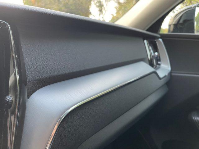 VOLVO XC60 2.0 B4 AWD AUTOMATICA CERCHI DA 19" FARI FULL LED