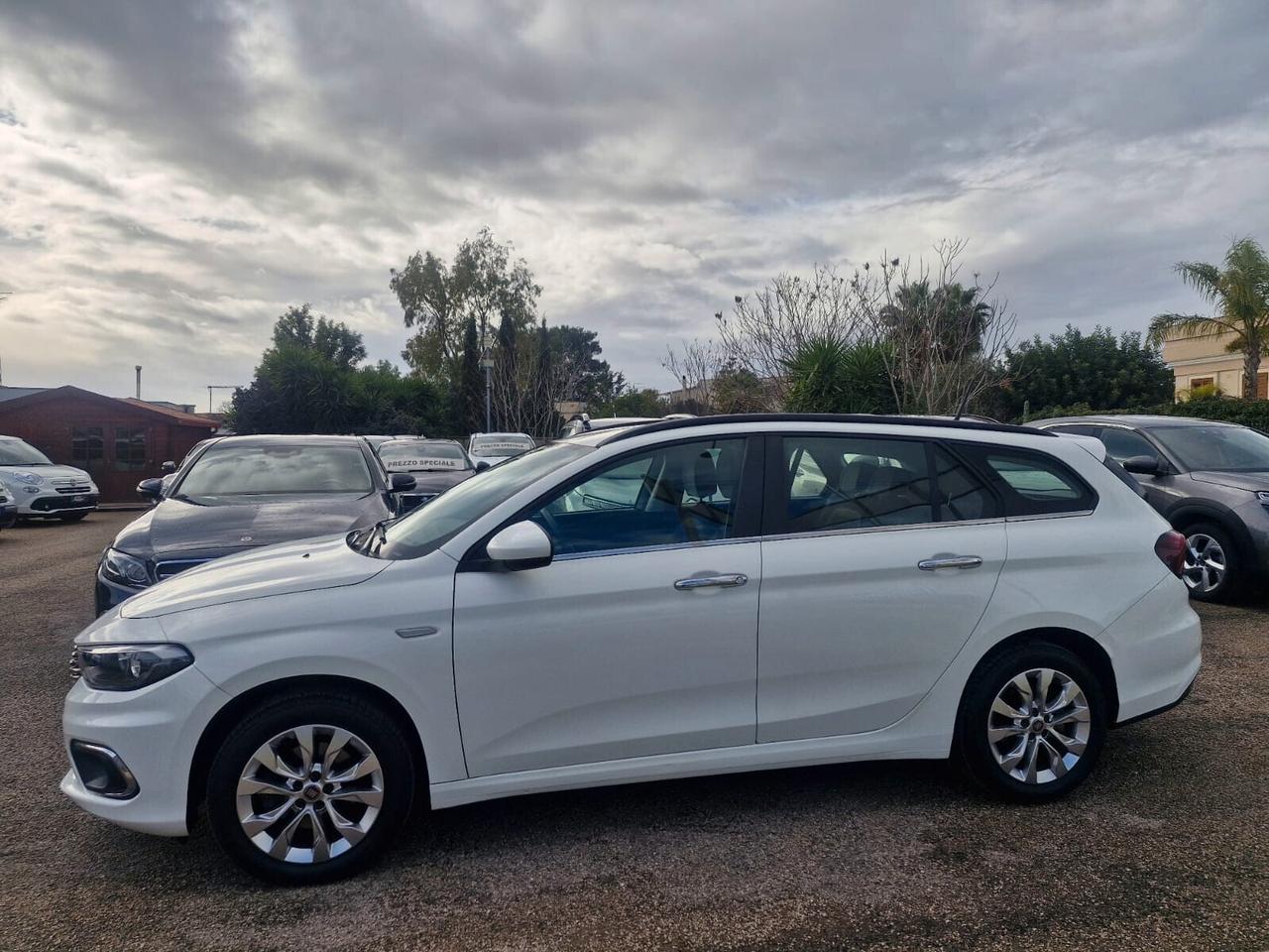 Fiat Tipo 1.3 Mjt Sw Lounge navig led 2021