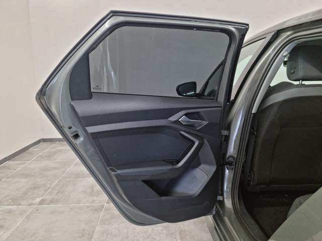 AUDI A1 SPB 25 TFSI S tronic Identity Black SLINE