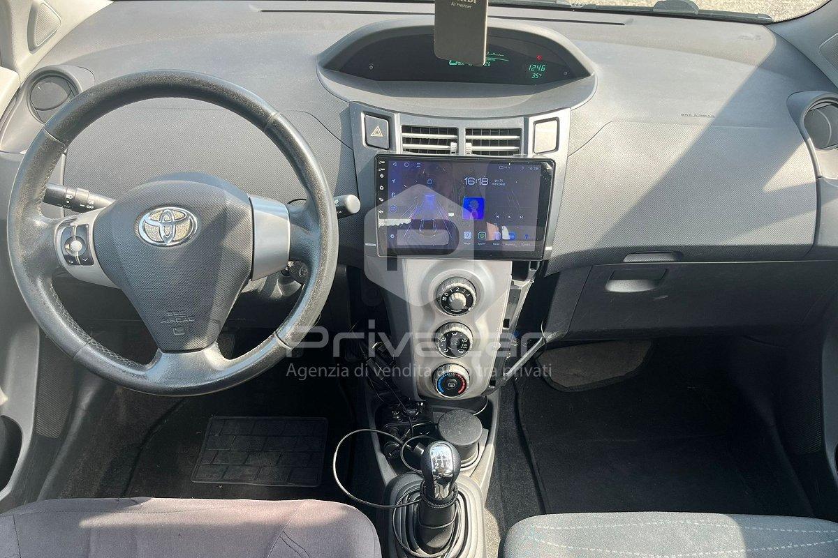 TOYOTA Yaris 1.0 5 porte Sol