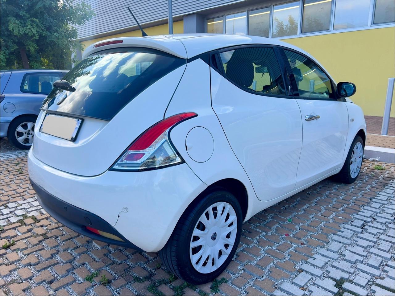 Lancia Ypsilon 1.2 69 CV 5 porte GPL Ecochic Gold
