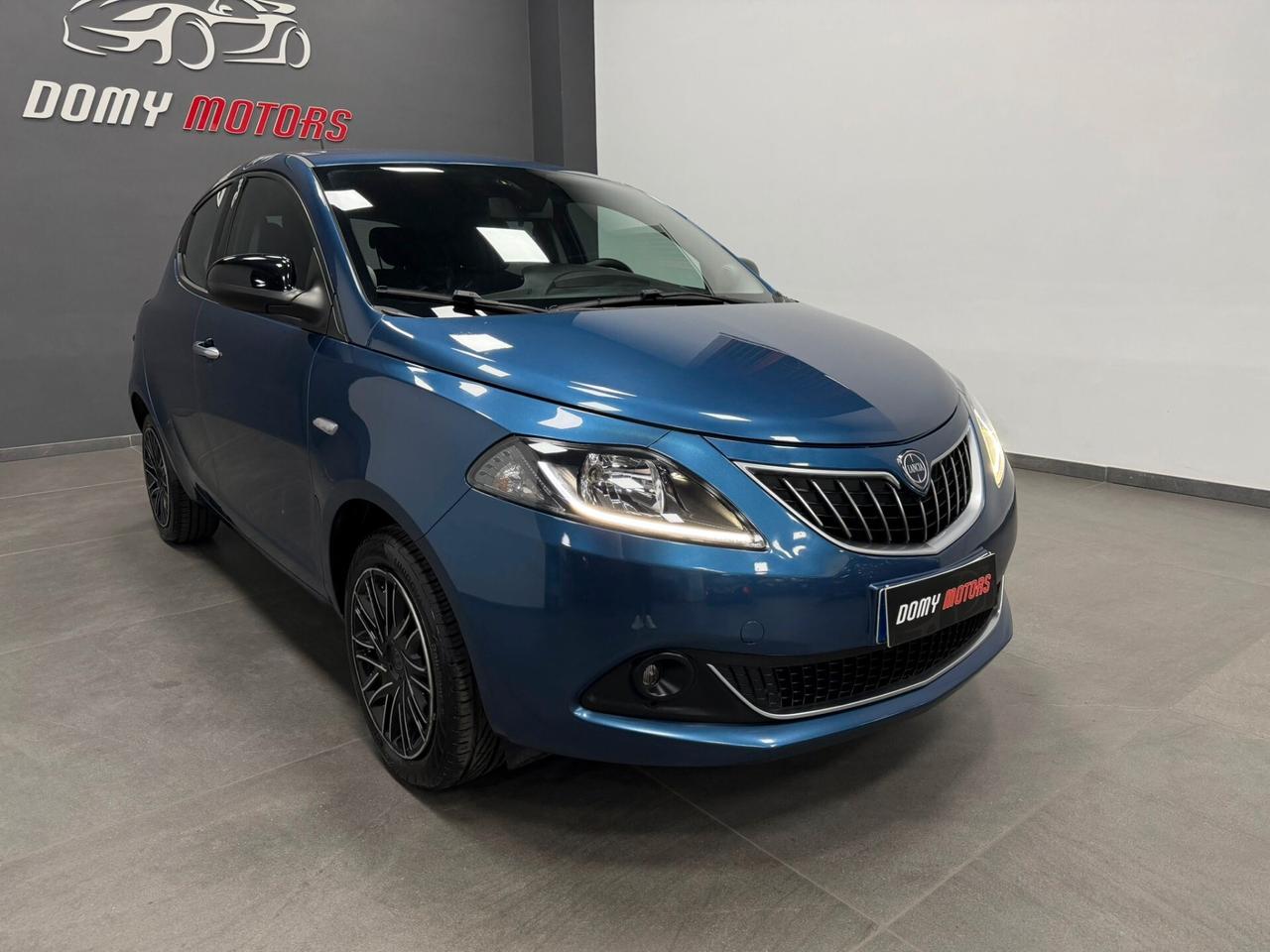 Lancia Ypsilon 1.0 FireFly 5 porte S&S Hybrid Ecochic Silver