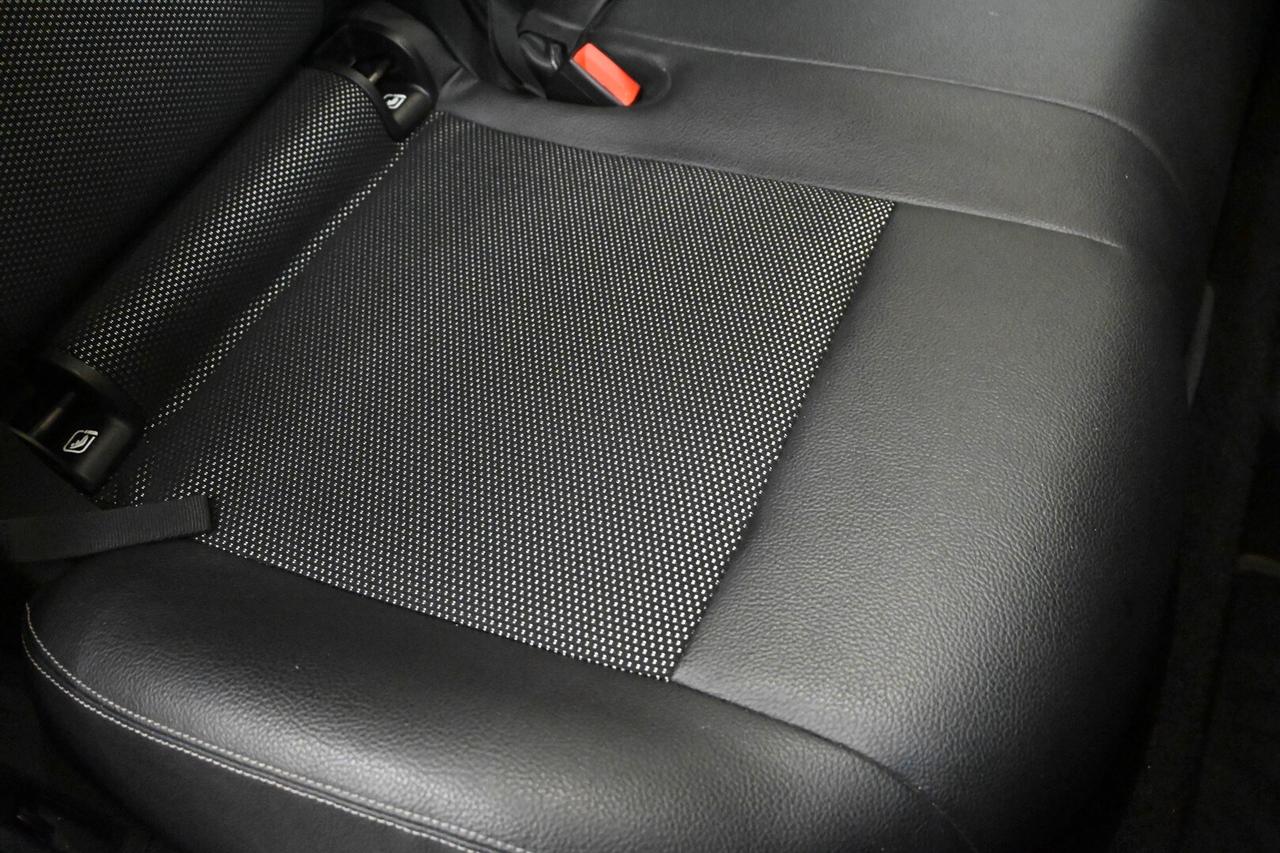 MERCEDES GLB (X247) GLB 200 d Automati...